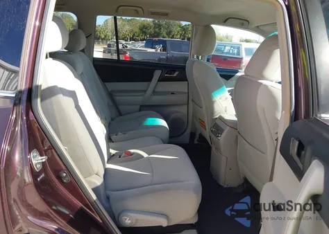 2011 Toyota Highlander z USA, uszkodzony, nr VIN 5TDZA3EH8BS016547